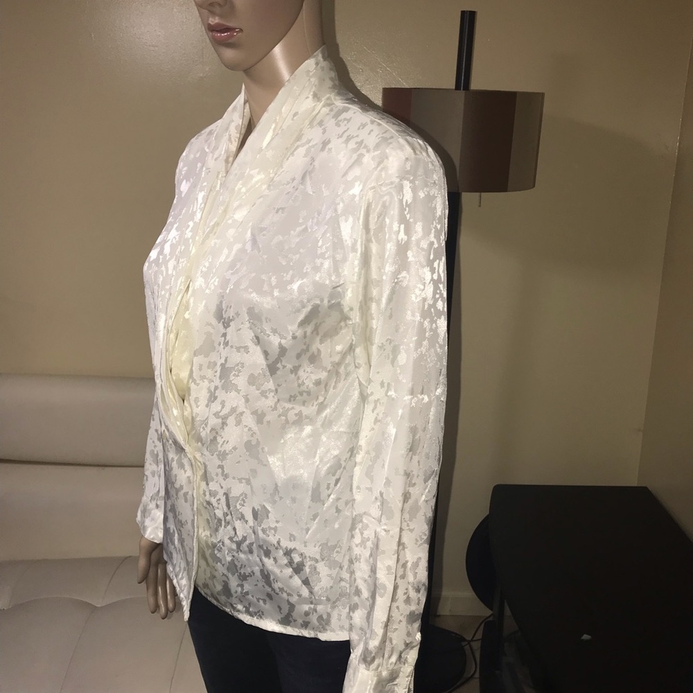 Vintage 80s blouse. - Picture 5 of 5